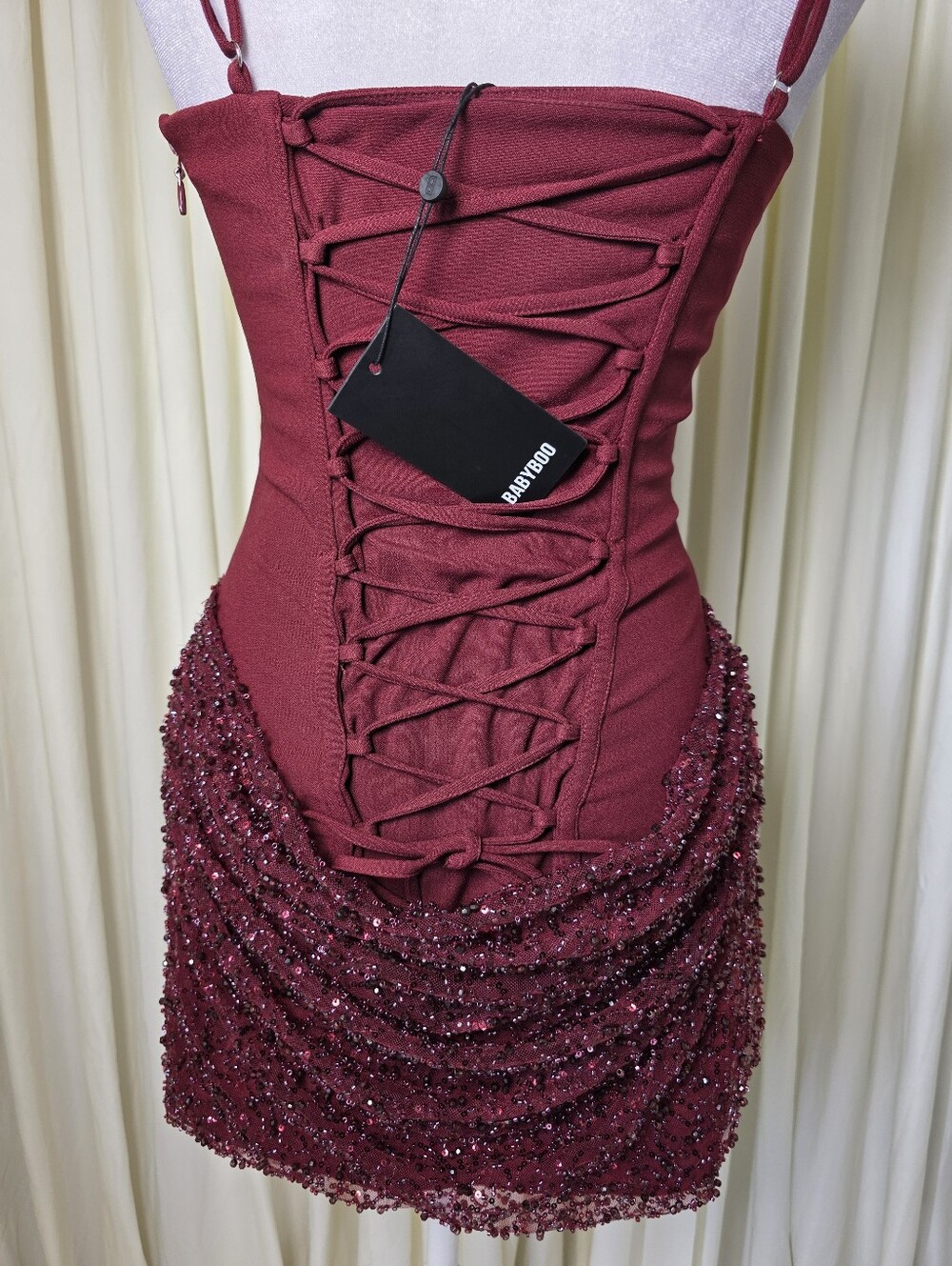 Minivestido Yeona - Borgoña BABYBOO FASHION NWT $241 - Picture 10 of 16